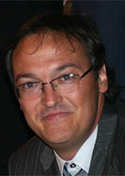 Dr. Álex Soriano